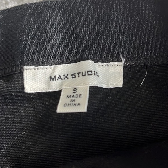 Plaid skirt - Picture 2 of 2